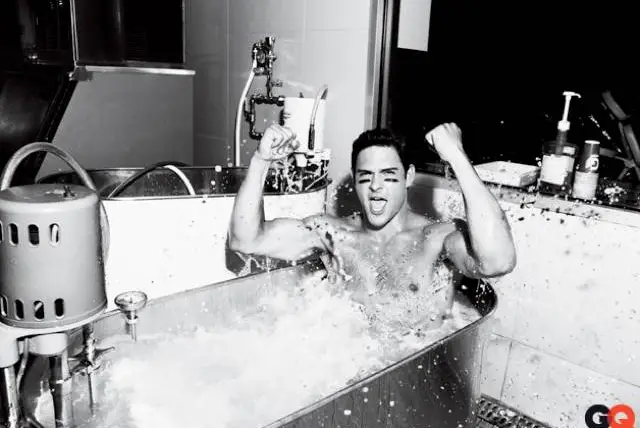 Mark Sanchez in a tub